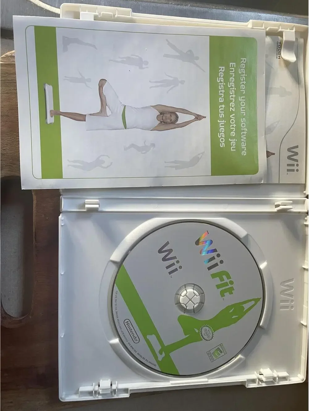 Wii Fit (Nintendo Wii) -‎ Fitness Game - Complete w/ Manual